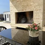 Villa Del Sole With Heated Saltwater Pool, Jacuzzi And Sauna *