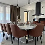 Del Sole With Heated Saltwater Pool, Jacuzzi And Sauna Ljubuski