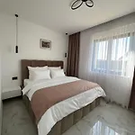 Villa Del Sole With Heated Saltwater Pool, Jacuzzi And Sauna *
