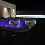 Villa Del Sole With Heated Saltwater Pool, Jacuzzi And Sauna