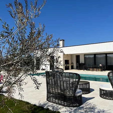 Del Sole With Heated Saltwater Pool, Jacuzzi And Sauna *