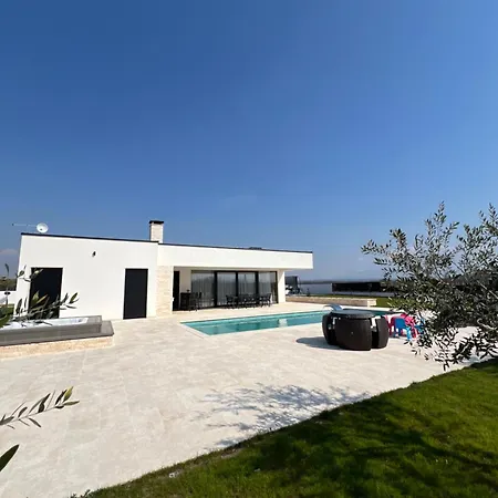 Vila Del Sole With Heated Saltwater Pool, Jacuzzi And Sauna *