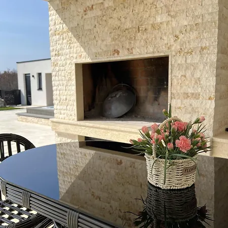 Vila Del Sole With Heated Saltwater Pool, Jacuzzi And Sauna *