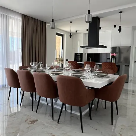 Del Sole With Heated Saltwater Pool, Jacuzzi And Sauna Ljubuski