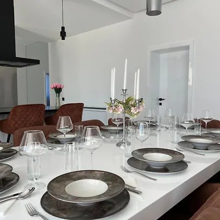 Del Sole With Heated Saltwater Pool, Jacuzzi And Sauna Ljubuski