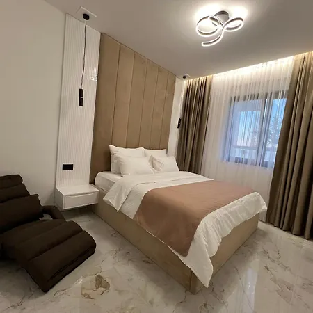 Del Sole With Heated Saltwater Pool, Jacuzzi And Sauna