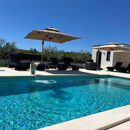 Del Sole With Heated Saltwater Pool, Jacuzzi And Sauna Ljubuski