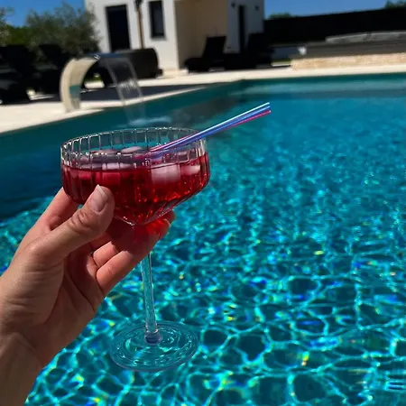 Del Sole With Heated Saltwater Pool, Jacuzzi And Sauna